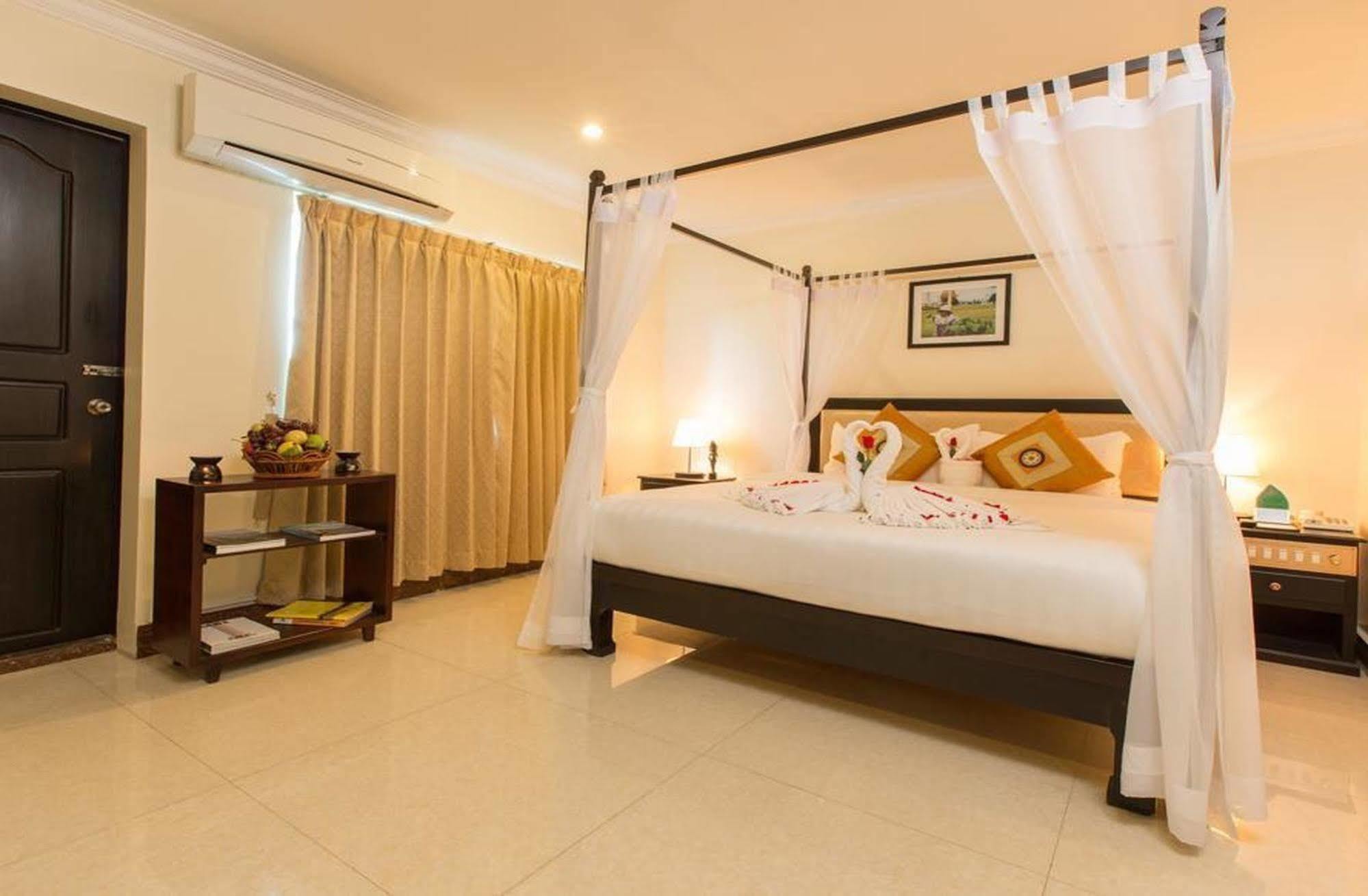 Cardamom Hotel&apartamento Phnom Penh Exterior foto