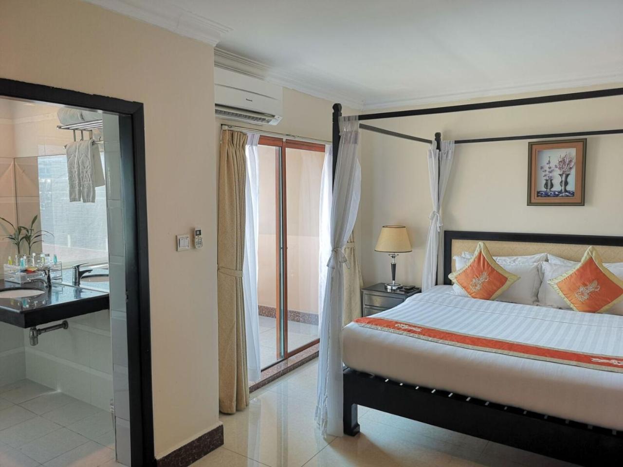 Cardamom Hotel&apartamento Phnom Penh Exterior foto